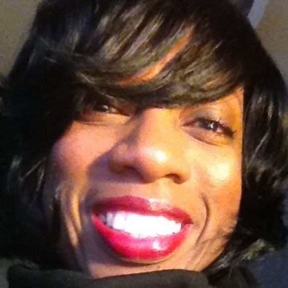 Meet your Posher, Yolanda - Picture 1 of 1